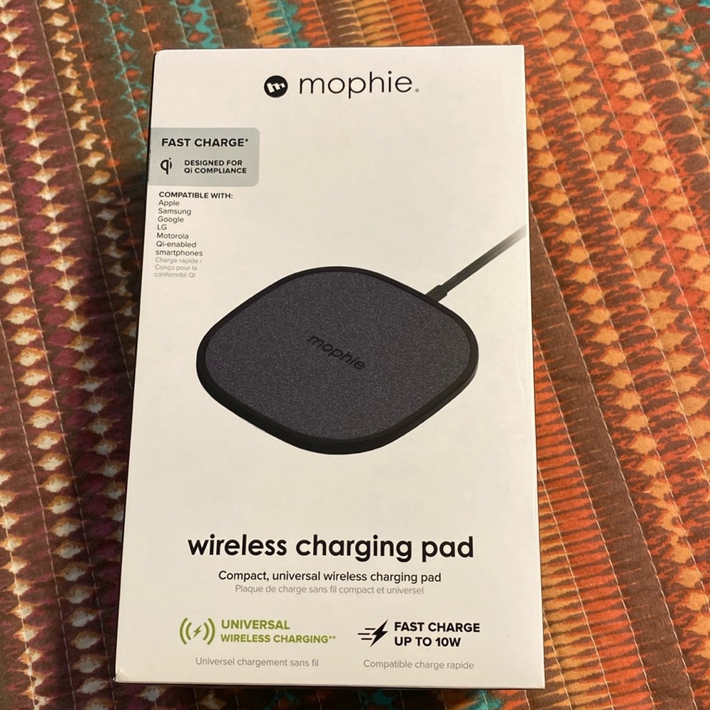 Mophie Fast Charge wireless charging pad